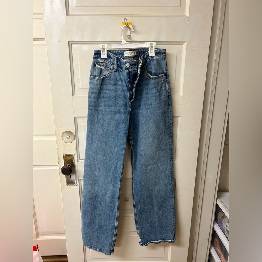 Women’s Abercrombie high rise curve love jeans